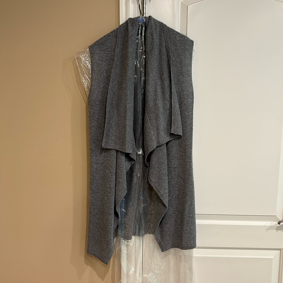 Oxygene Cashmere vest. One size. - Picture 2 of 9